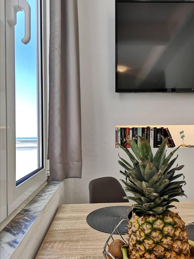 Salty Alley Seaside Apartment Resmo Dış mekan fotoğraf